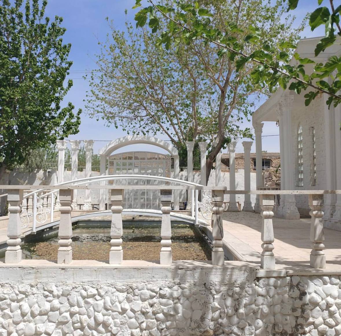 باغ عمارت کوروش اصفهان